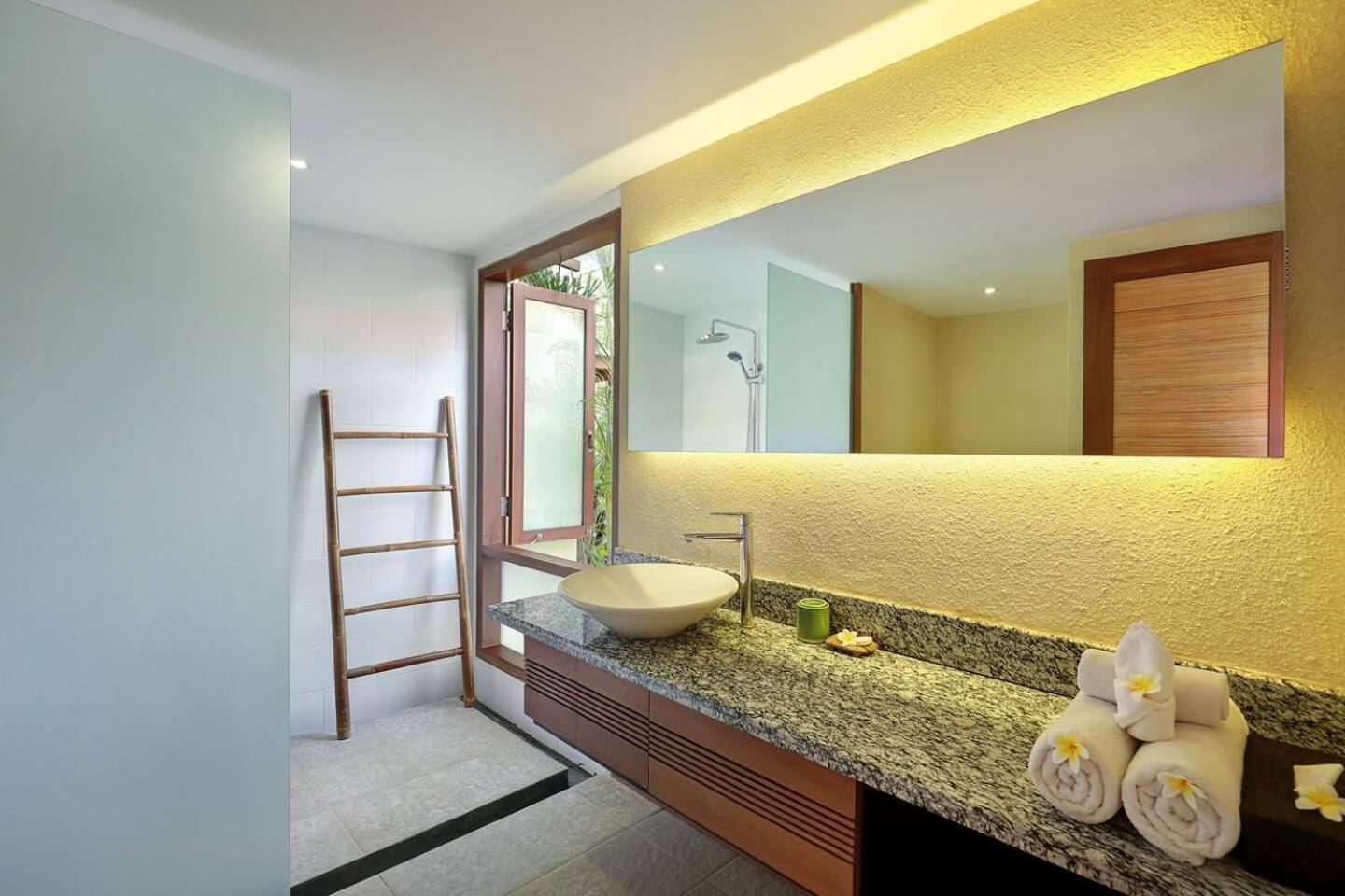 Super Value 4 Bedroom, Walk To Bintang Supermarket Σεμινιάκ Εξωτερικό φωτογραφία