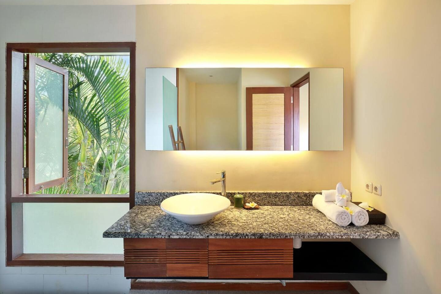Super Value 4 Bedroom, Walk To Bintang Supermarket Σεμινιάκ Εξωτερικό φωτογραφία